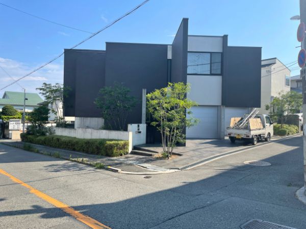 お庭の手入れ作業後の写真